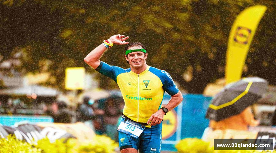 风雨同舟，共创辉煌！